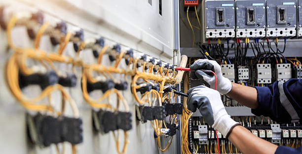 Professional Electrician technician working in Progreso, TX